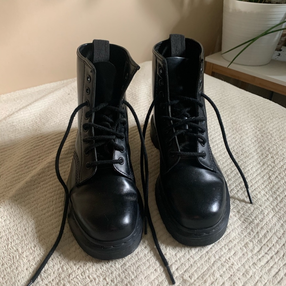 DR MARTEN’S Original Women’s Boots Size 8